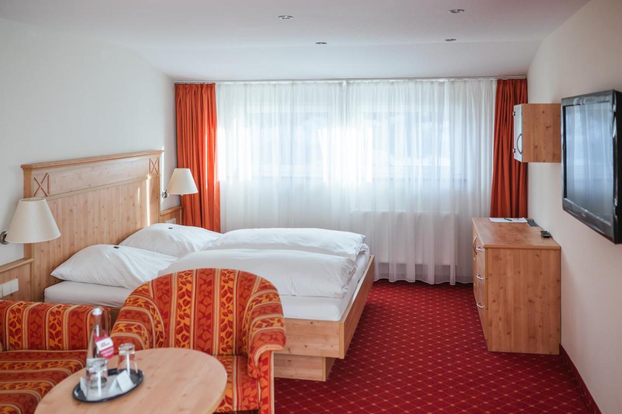 Hotel Waldeck Mit Restaurant "Florian'S" 펠트베르크 외부 사진