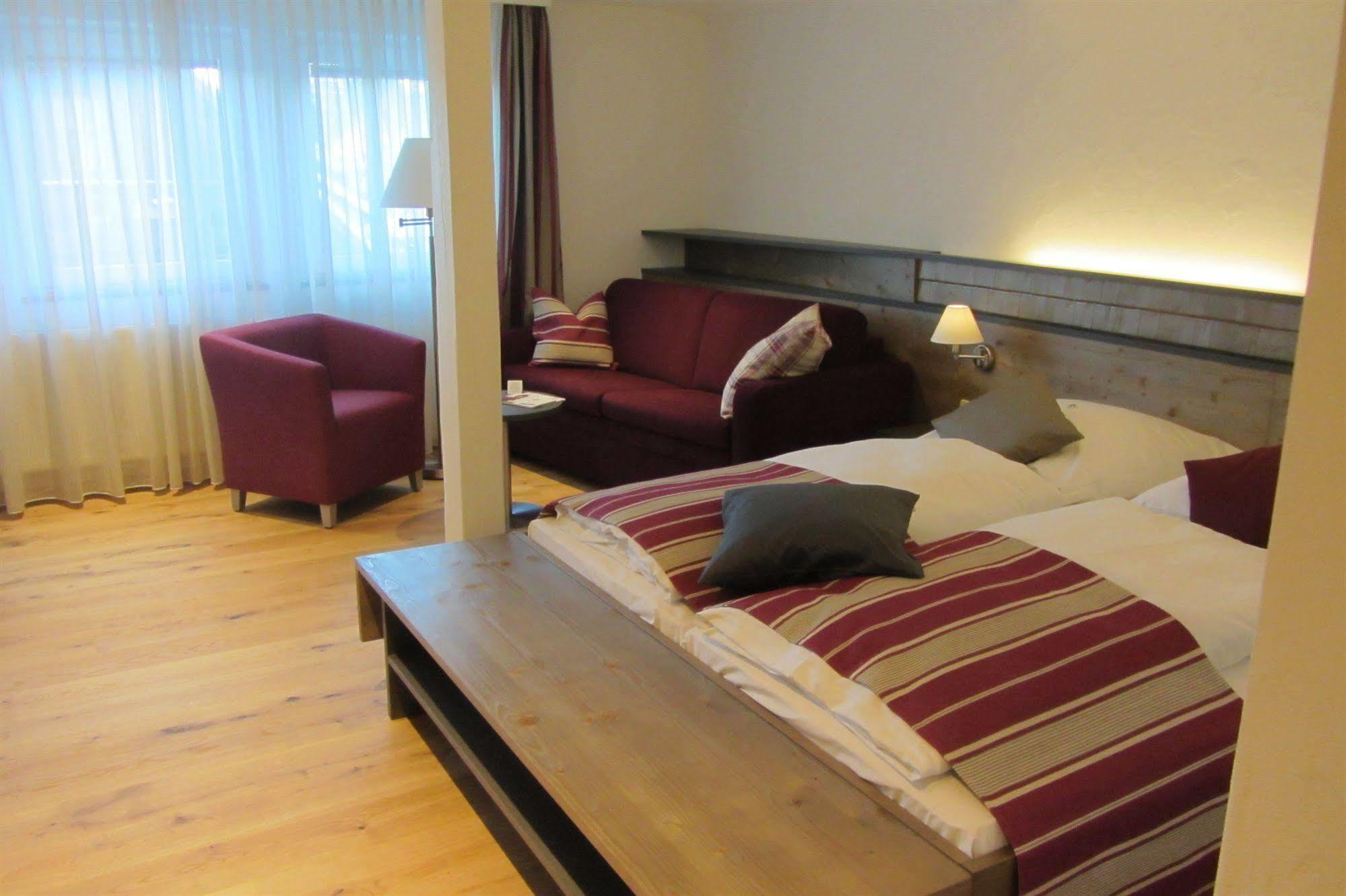 Hotel Waldeck Mit Restaurant "Florian'S" 펠트베르크 외부 사진